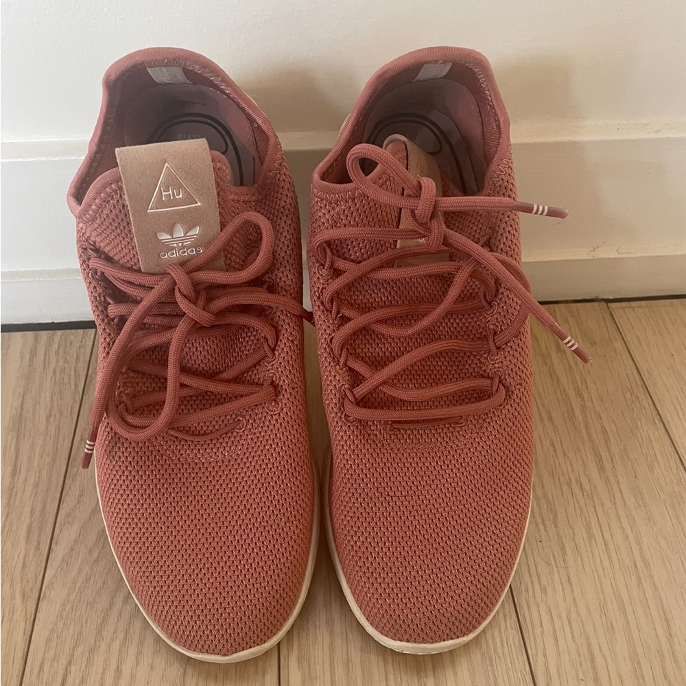 PHARRELL WILLIAMS TENNIS HU SHOES